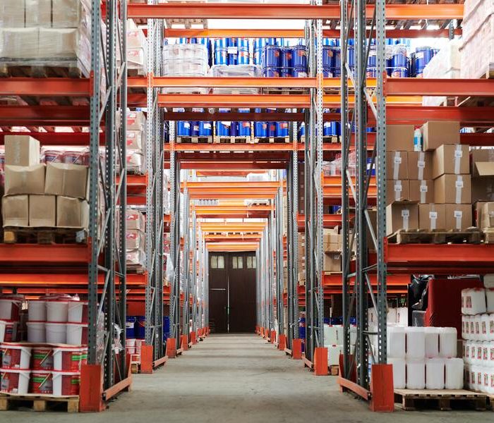 Los tres tipos de maquinaria que son imprescindibles para tu almacén