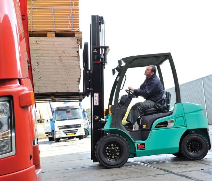 reparar o reemplazar carretilla elevadora