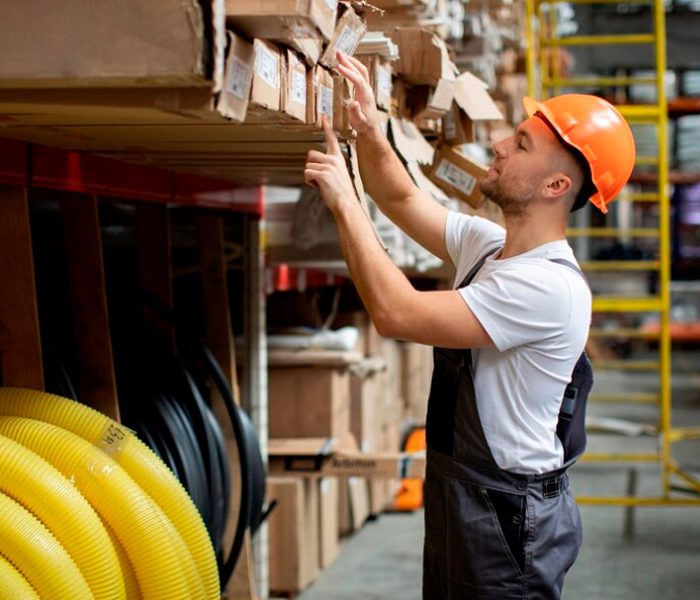 Consejos clave para garantizar el bienestar de tus trabajadores de almacén en verano